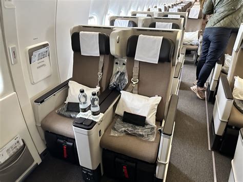 swiss premium economy boeing 777